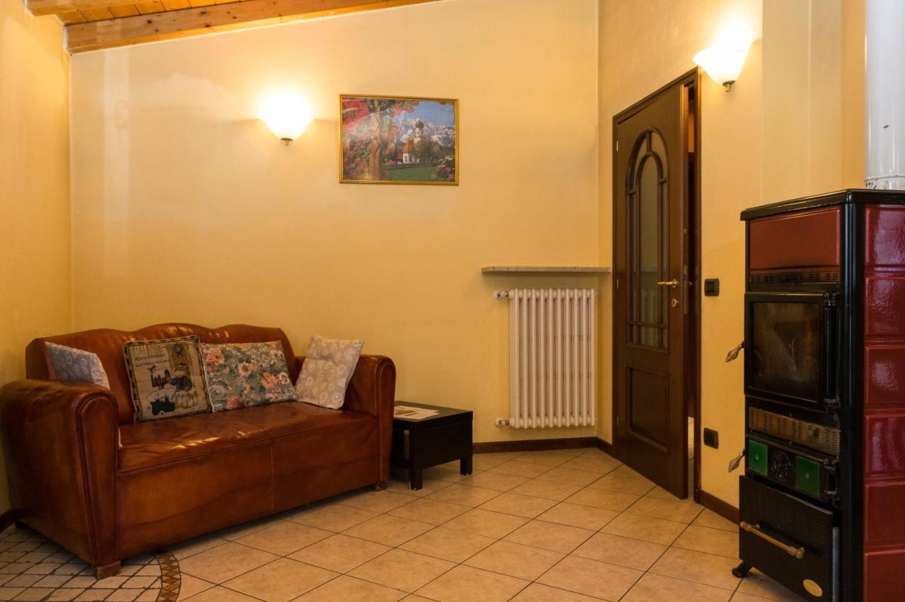Goccia Di Resina #Sharingorobie Apartment Serina  Bagian luar foto